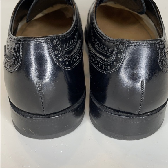 Florsheim black wing tip oxfords 10.5 D euc